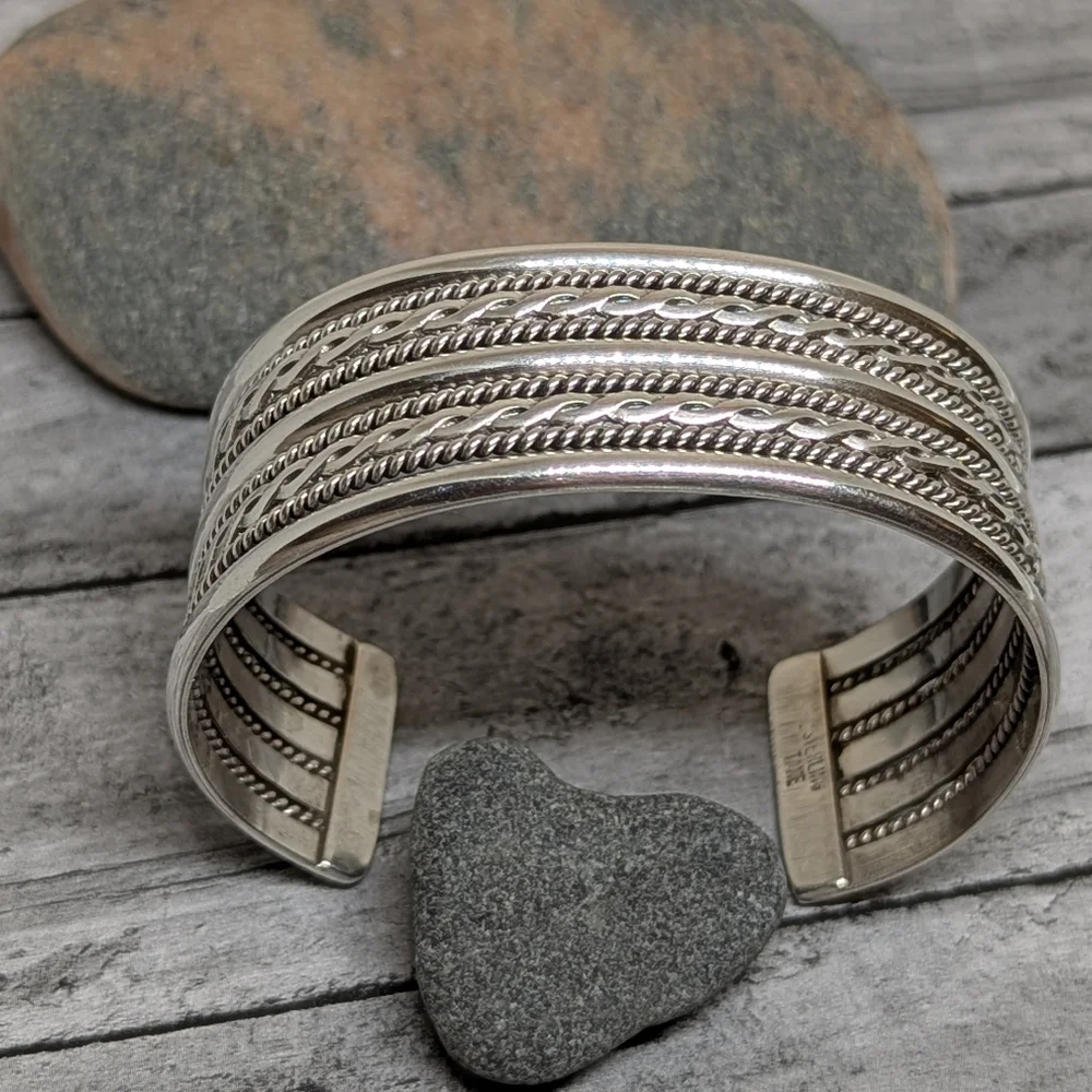 Tahe Signed Sterling Silver Bold Nine Banded Navajo Cuff Bracelet - Picture 9 of 11